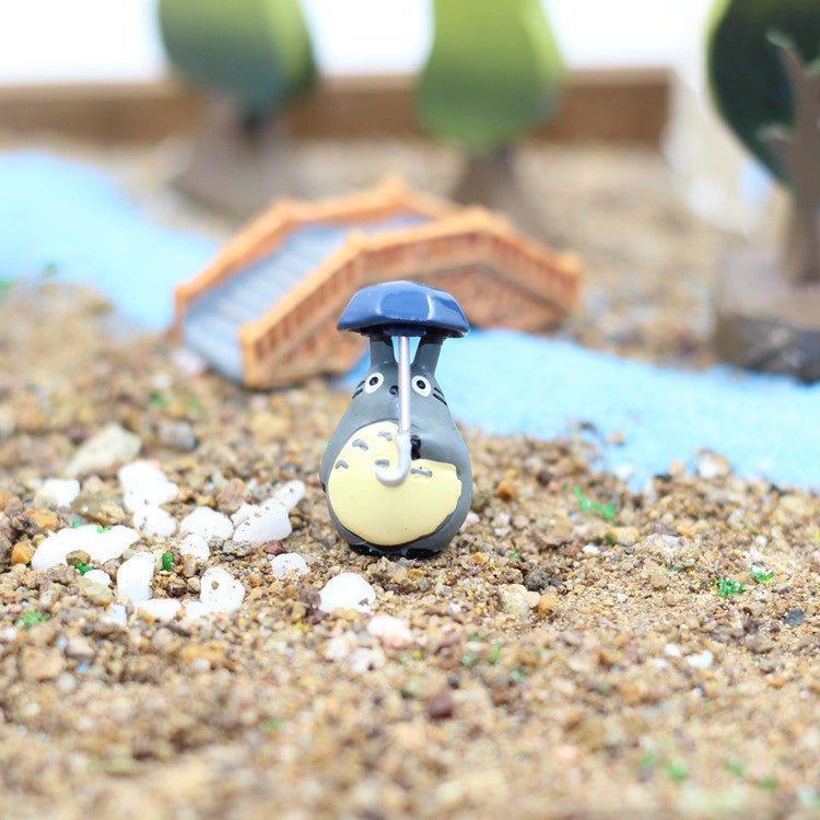 Miniature Raincoat Totoro Resin Figurine for Terrariums Micro Landscape Garden Decoration Plant Holder Succulent Accessory Indoor Desk Ornament Japanese Kawaii Style Home Office Decor