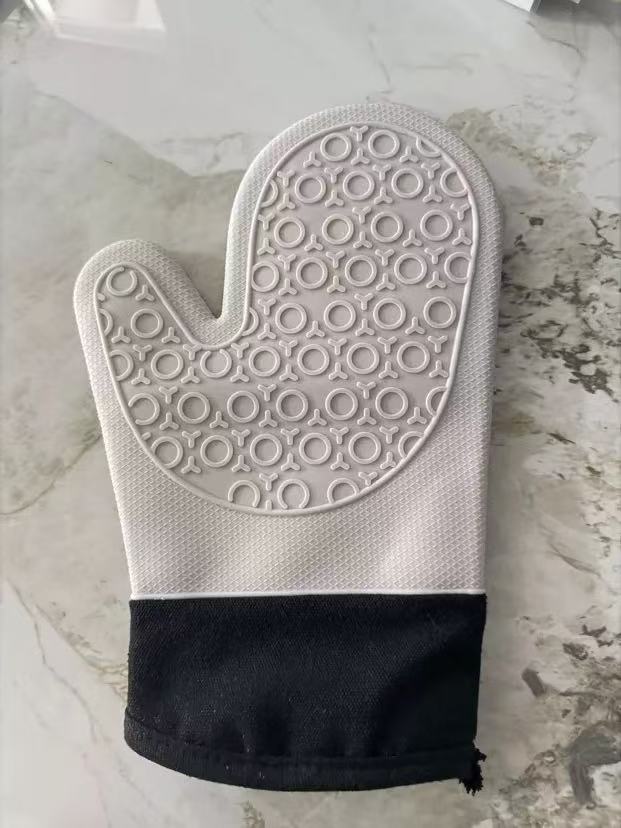 Premium Heat Resistant Silicone Oven Mitts and Hot Pad Set 6 Piece Extra Long Kitchen Gloves for Baking Grilling Microwaving Dishwashing Safe Non Slip Dishwasher Safe Food Grade