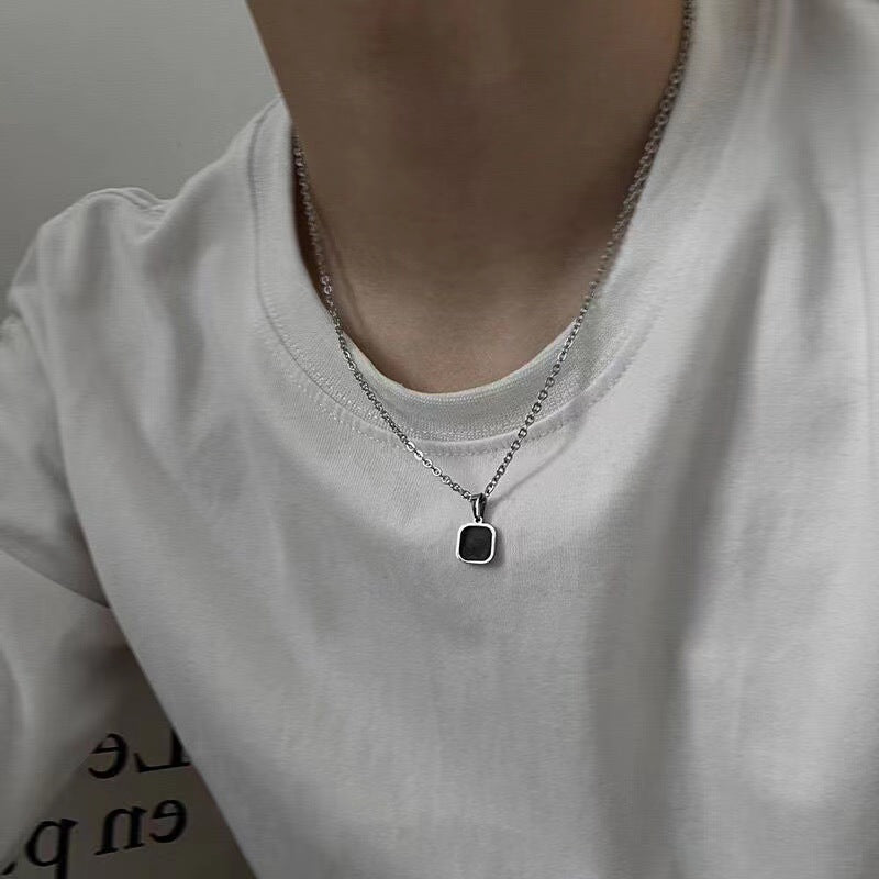 Minimalist Black Square Pendant Necklace for Women and Men Unisex Elegant Versatile Fashion Jewelry Trendy Social Media Popular Neck Chain Stylish Everyday Wear