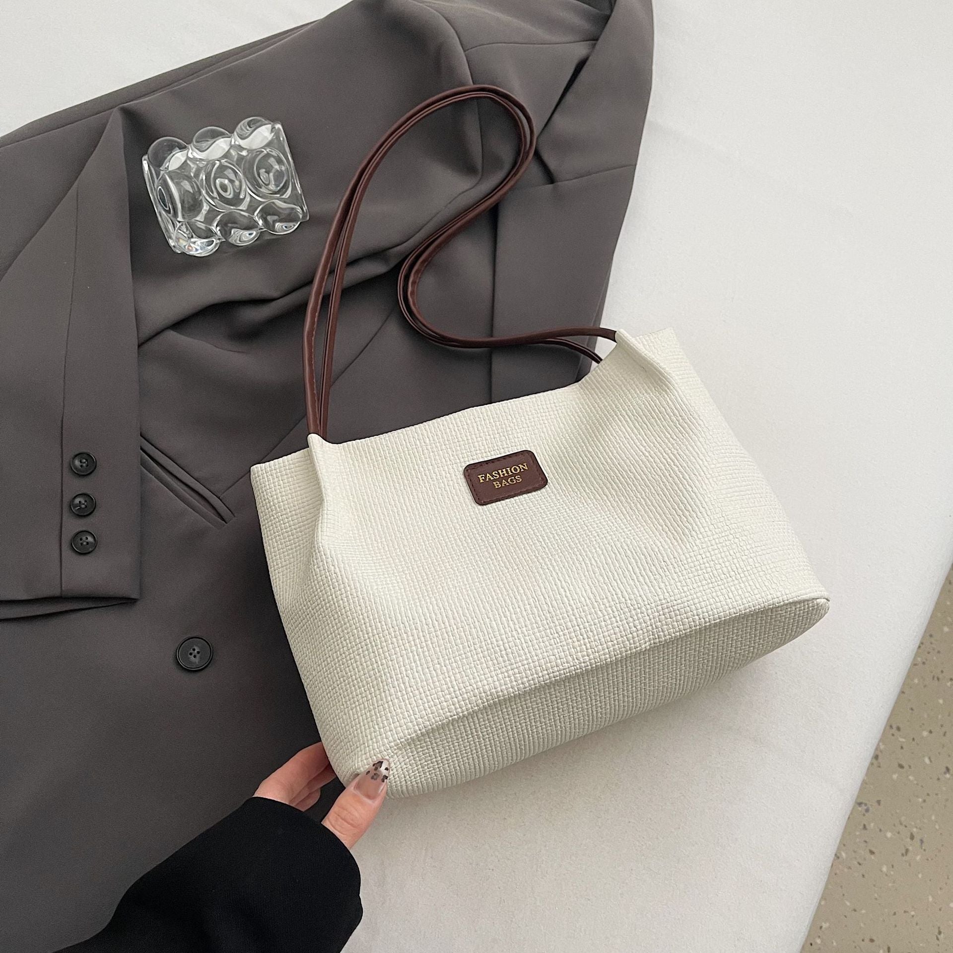 Large Capacity Women Handbag 2024 New Autumn Fashion Minimalist Single Shoulder Tote Bag for Work Daily Use Stylish Bucket Purse Lightweight Durable Travel Office Commuting Bag
