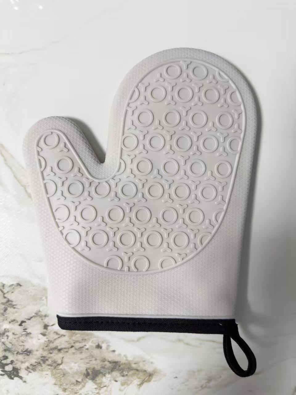 Premium Heat Resistant Silicone Oven Mitts and Hot Pad Set 6 Piece Extra Long Kitchen Gloves for Baking Grilling Microwaving Dishwashing Safe Non Slip Dishwasher Safe Food Grade