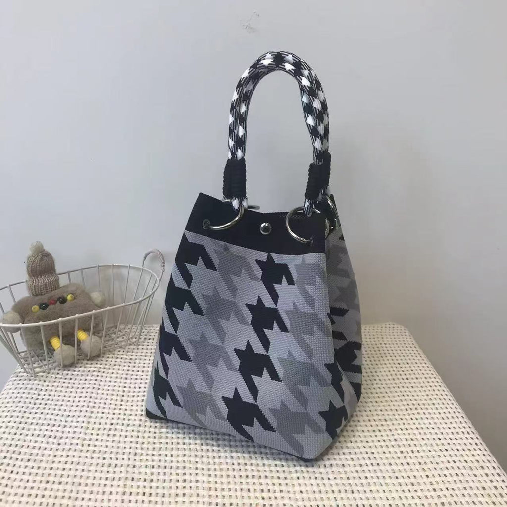 Minimalist Black and White Diamond Stitch Knit Tote Bag Stylish Handheld Crossbody Bag for Women Large Capacity Casual Everyday Use Designer Inspired Fashion Bag Direct from Manufacturer