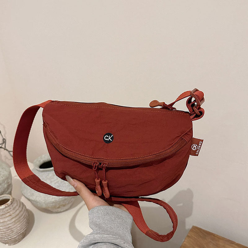Trendy Lightweight Nylon Crossbody Bag for Women Minimalist Casual Small Shoulder Bag Fashionable Mochila Style Purse Ideal for Daily Use Travel and Streetwear Outfits