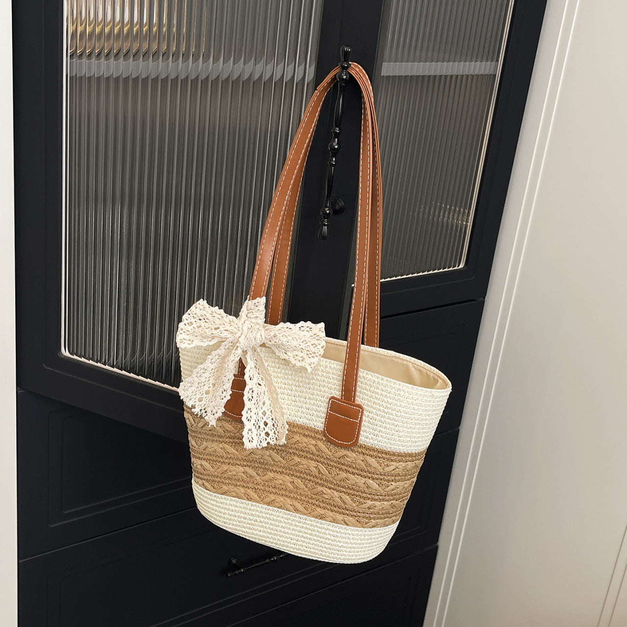 Handwoven Natural Seagrass Beach Bag Summer Vacation Tote for Women Boho Style Straw Handbag Lightweight Foldable Market Basket Travel Purse Casual Day Bag with Adjustable Strap Stylish Eco Friendly A