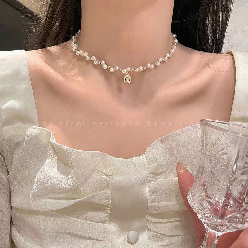 Sparkling Rhinestone and Pearl Necklace for Women Elegant Minimalist Locket Chain Trendy 2023 Fashion Jewelry Lightweight Luxury Delicate Choker Necklace Stylish Layering Piece