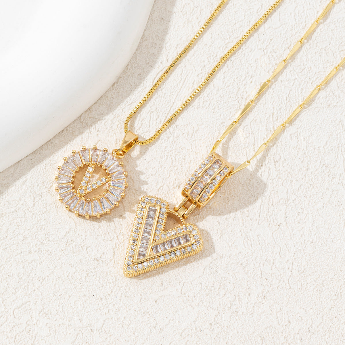 Trendy Cross Border 26 Letter Alphabet Pendant Necklace for Women Gold Plated Copper with Cubic Zirconia Ice Sugar Crystal Design Round Flower Charm Jewelry Set