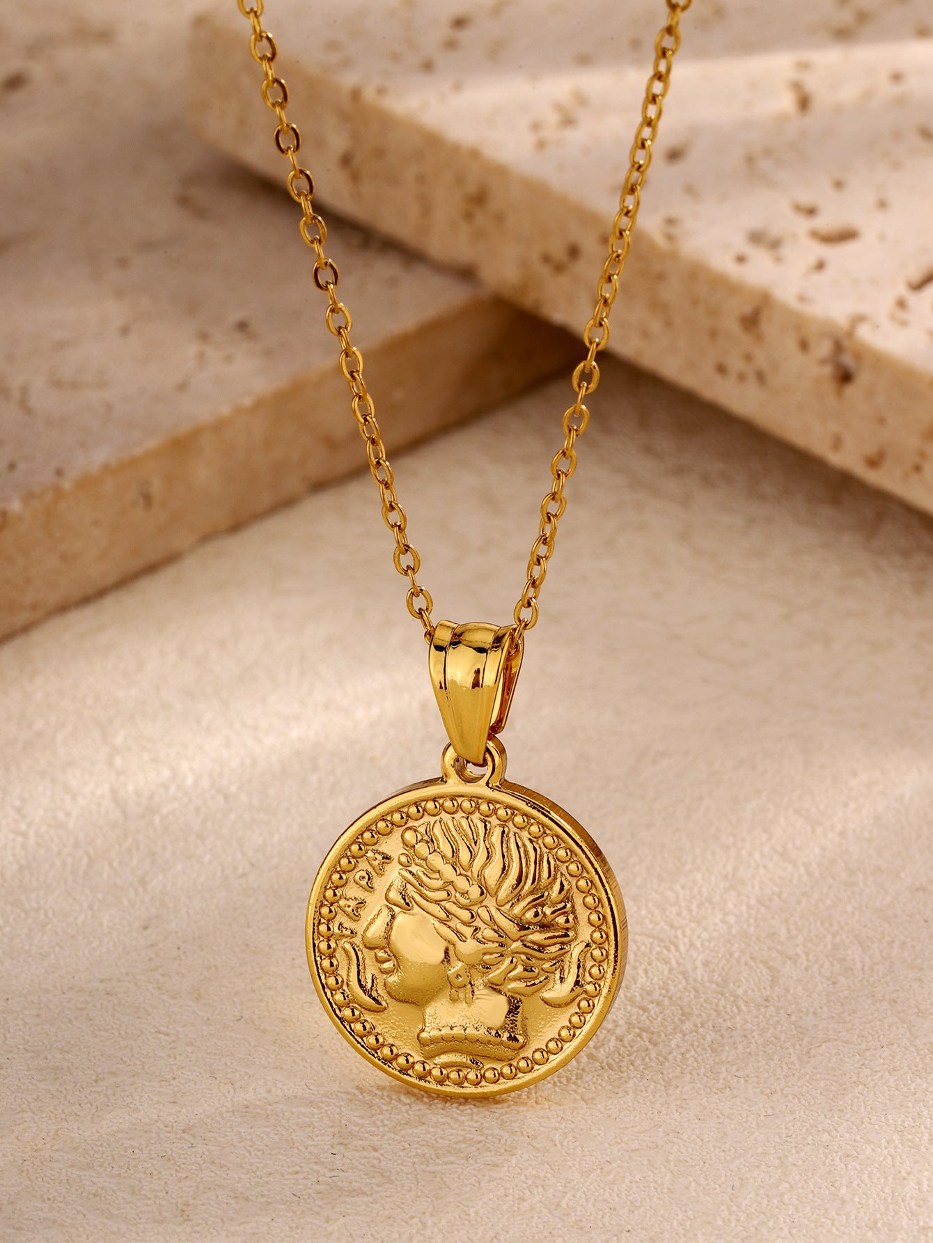 Women 18K Gold Plated Stainless Steel Cross Pendant Necklace Vintage Retro Titanium Steel Chain Fashion Jewelry Gift for Her Elegant Timeless Design Lightweight Comfortable Daily Wear