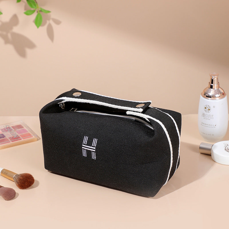 Women Canvas Shoulder Bag Large Capacity Minimalist Korean Style Crossbody Purse for Daily Use Travel Work School with Multiple Compartments Lightweight and Stylish Design