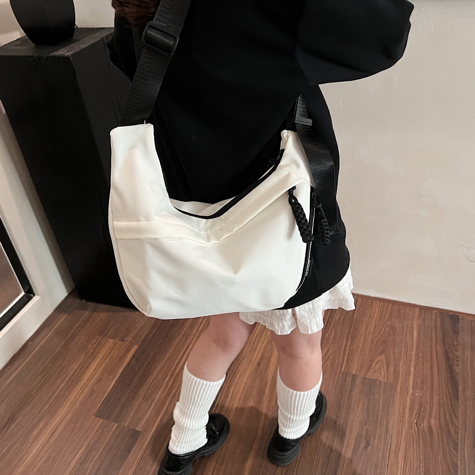 2024 New Fashion Oxford Cloth Crossbody Bag for Women Lightweight Casual Shoulder Bag Student Daily Use Versatile Dumpling Style Bag Trendy Minimalist Design Comfortable Adjustable Strap