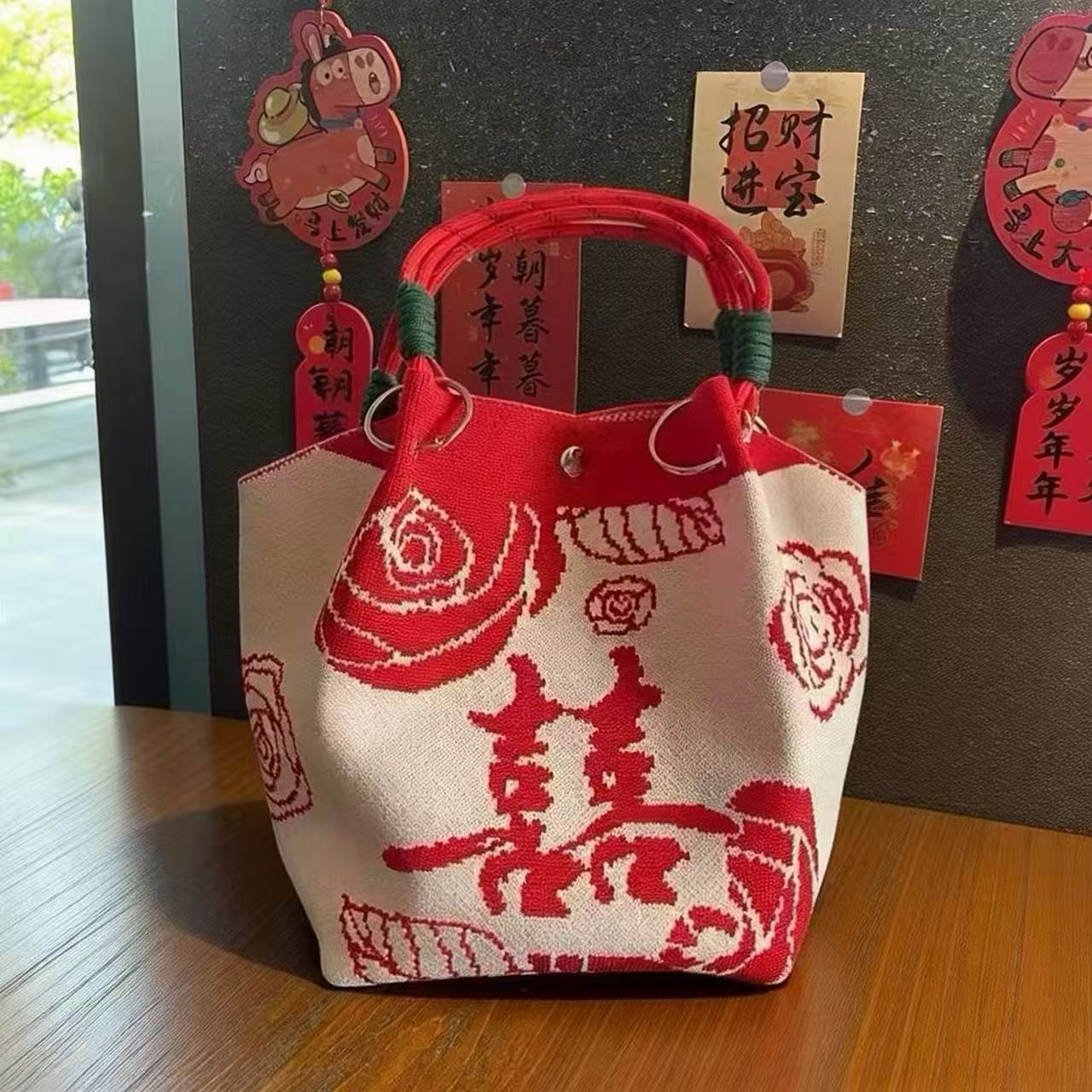 Korean Minimalist Floral Tote Bag for Women Stylish Lightweight Everyday Shoulder Bag Fashionable Office Commute and Casual Outing Purse with Spacious Interior and Trendy Aesthetic