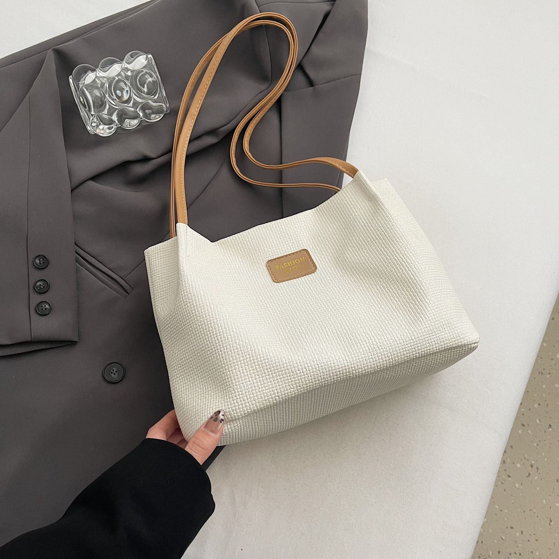 Large Capacity Women Handbag 2024 New Autumn Fashion Minimalist Single Shoulder Tote Bag for Work Daily Use Stylish Bucket Purse Lightweight Durable Travel Office Commuting Bag